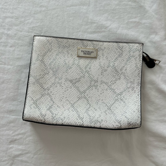 Victoria’s Secret white/silver clutch - Picture 2 of 4